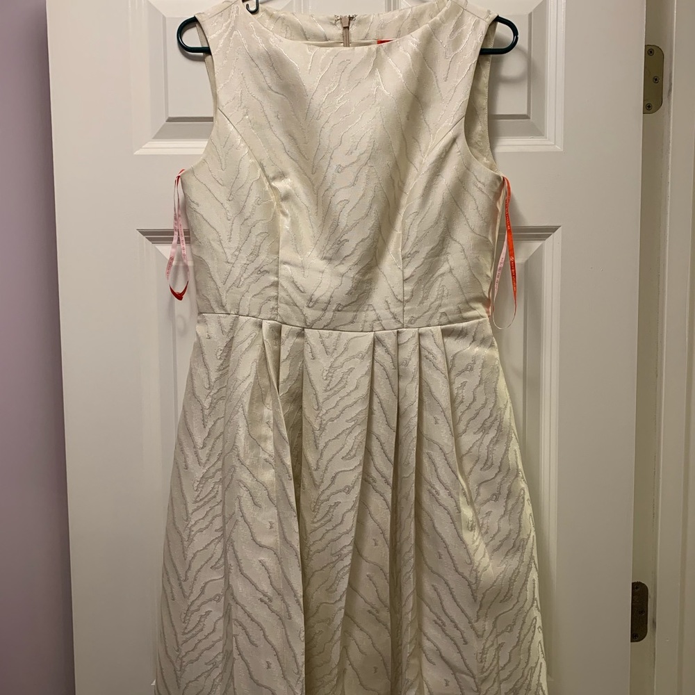 Monique Lhuillier cream dress size 8